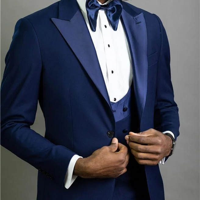 

2022 Fashion Tailor Made Groomsmen Blue Groom Tuxedos Peaked Lapel Men Suits Wedding/Prom Best Man Blazer ( Jacket+Pants+Vest )