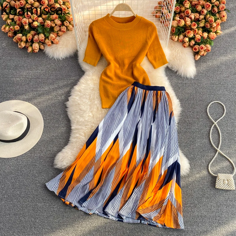 

Koamissa Elegant Women Two Pieces Set Knitted Solid Tshirt High Waist Loose A Line Pleated Long Skirt Summer Outfits Chic Suit