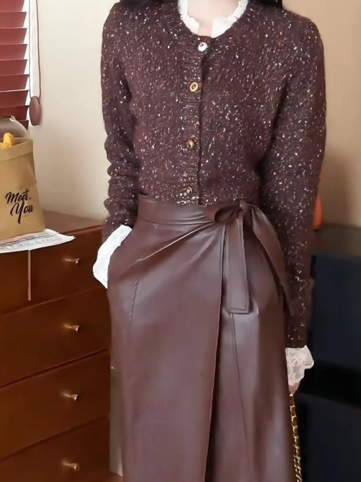 French sle Retro High-Grade Sense Arabesquitic Fabric Knit sweater Cardigan Women Autumn New Design Slimming Versatil...