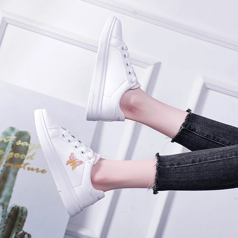 Женские дышащие кроссовки на шнуровке Белые Повседневные с цветочной вышивкой