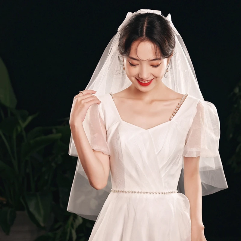 

Wedding Bridal Veil with Beads & Cute Bowknots Adornment Simple Cut Edge Short Sheer Veils 2 Tiers 24-32 Inch Long