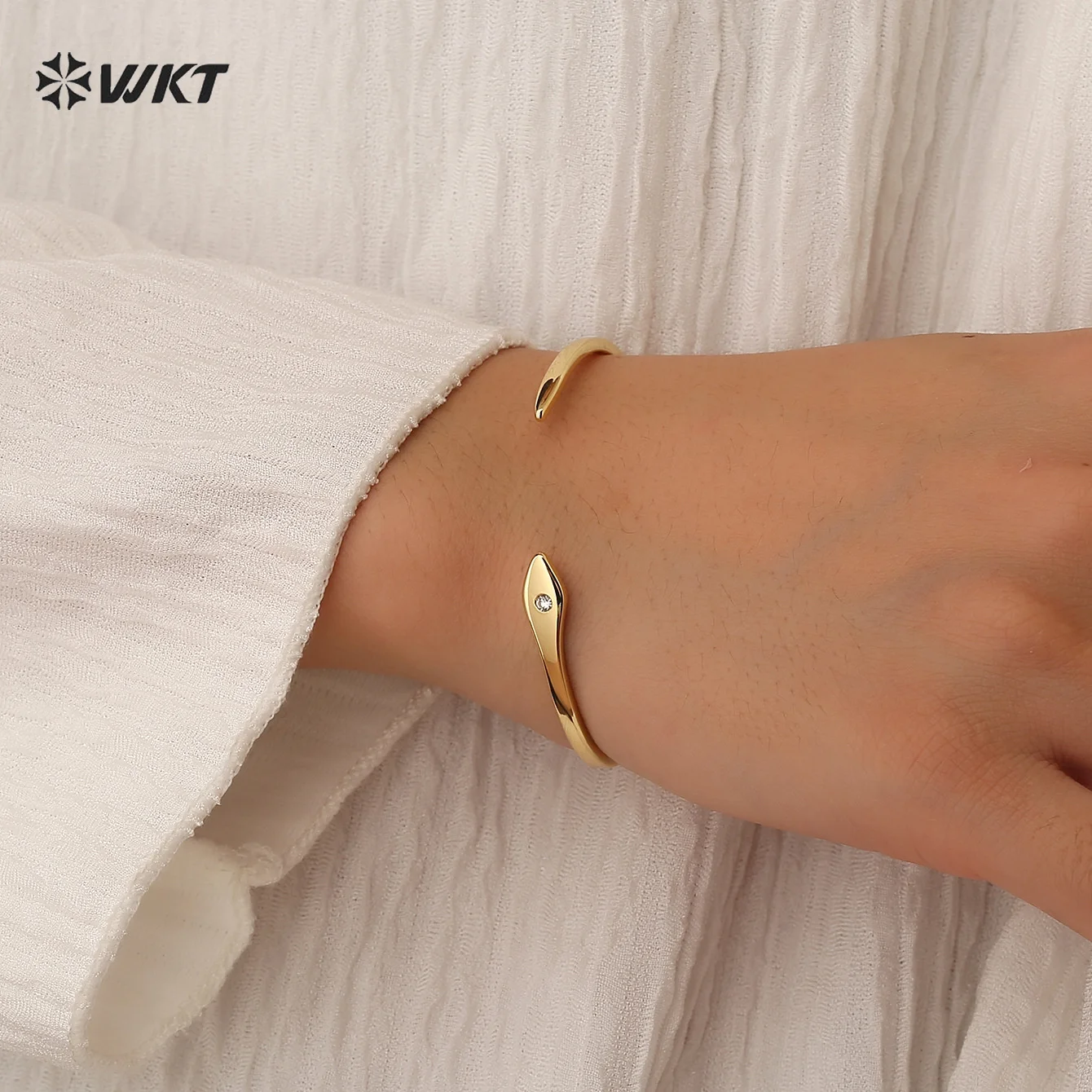 WT-MB127 Оптовая мода с позолоченным простым браслетом-манжетой можно регулировать
