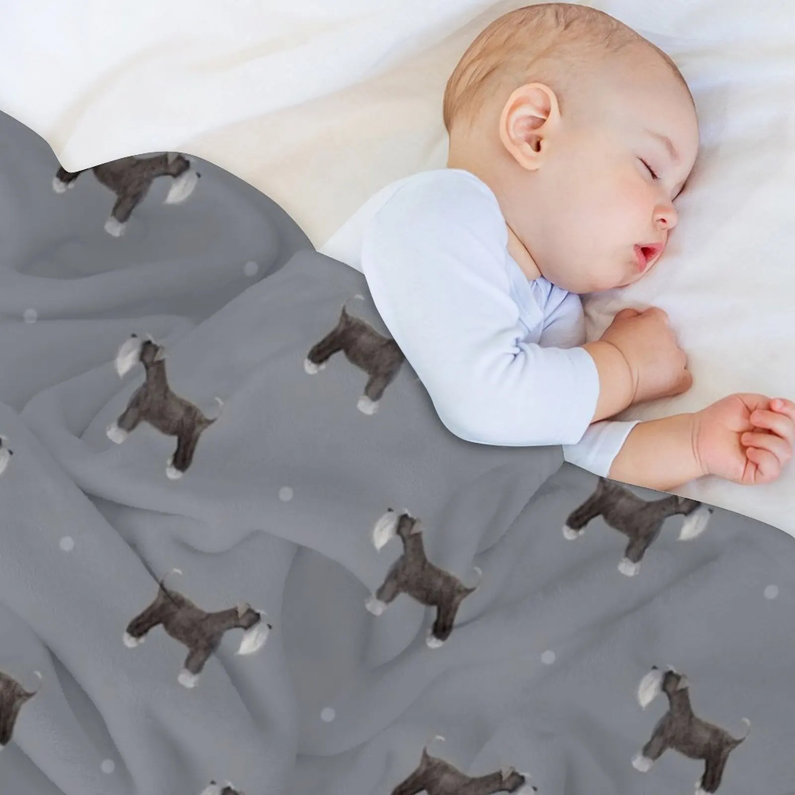 Мягкое серое декоративное покрывало для дивана и кровати