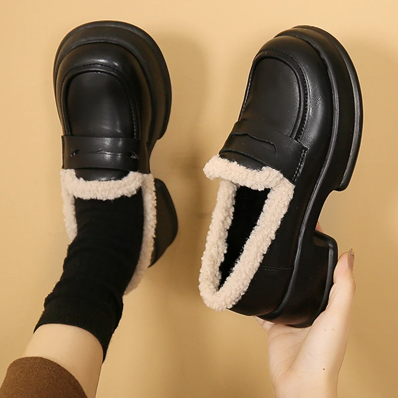 

Зимняя повседневная женская обувь с мехом плюшевые туфли на плоской подошве туфли мэри джейн Лолита 2022 новые брендовые дизайнерские женски...