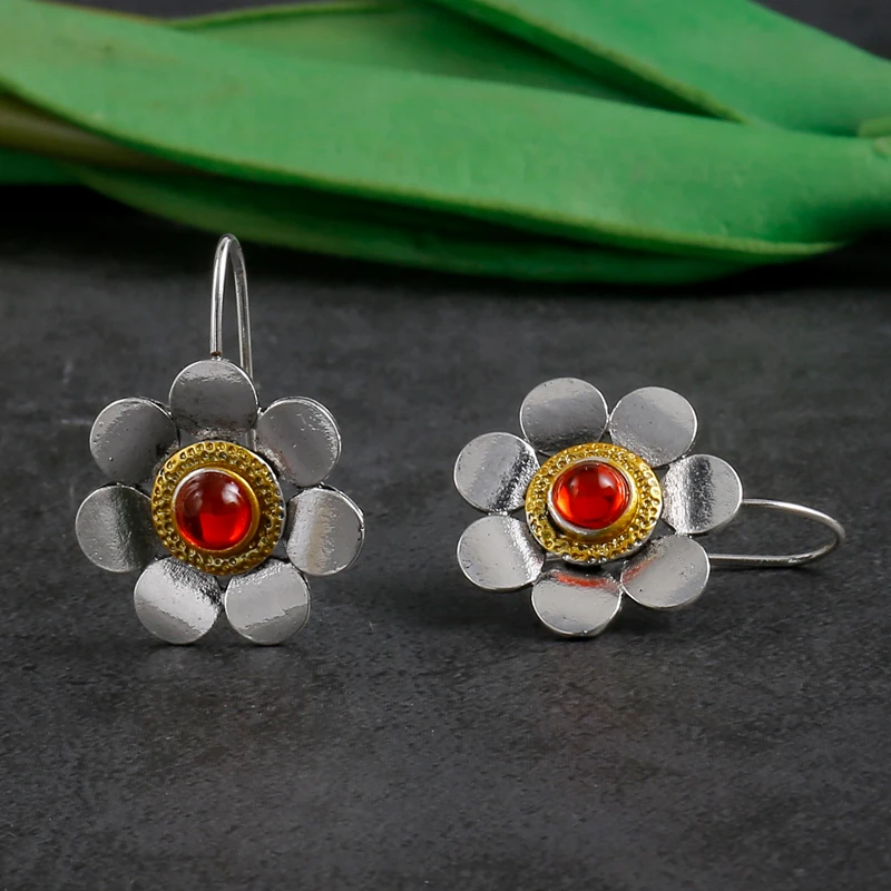 

Retro Dual Color Alloy Material With Flower Shaped InteriorInlaid With Co Colored Gemstones For women's Earrings