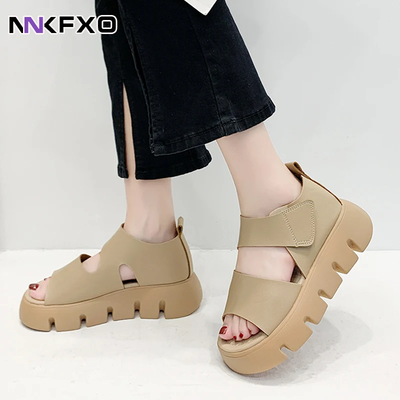 

Женские кожаные сандалии на платформе, босоножки на танкетке с открытым носком, повседневная Летняя обувь на платформе, модель vc5511, 2023