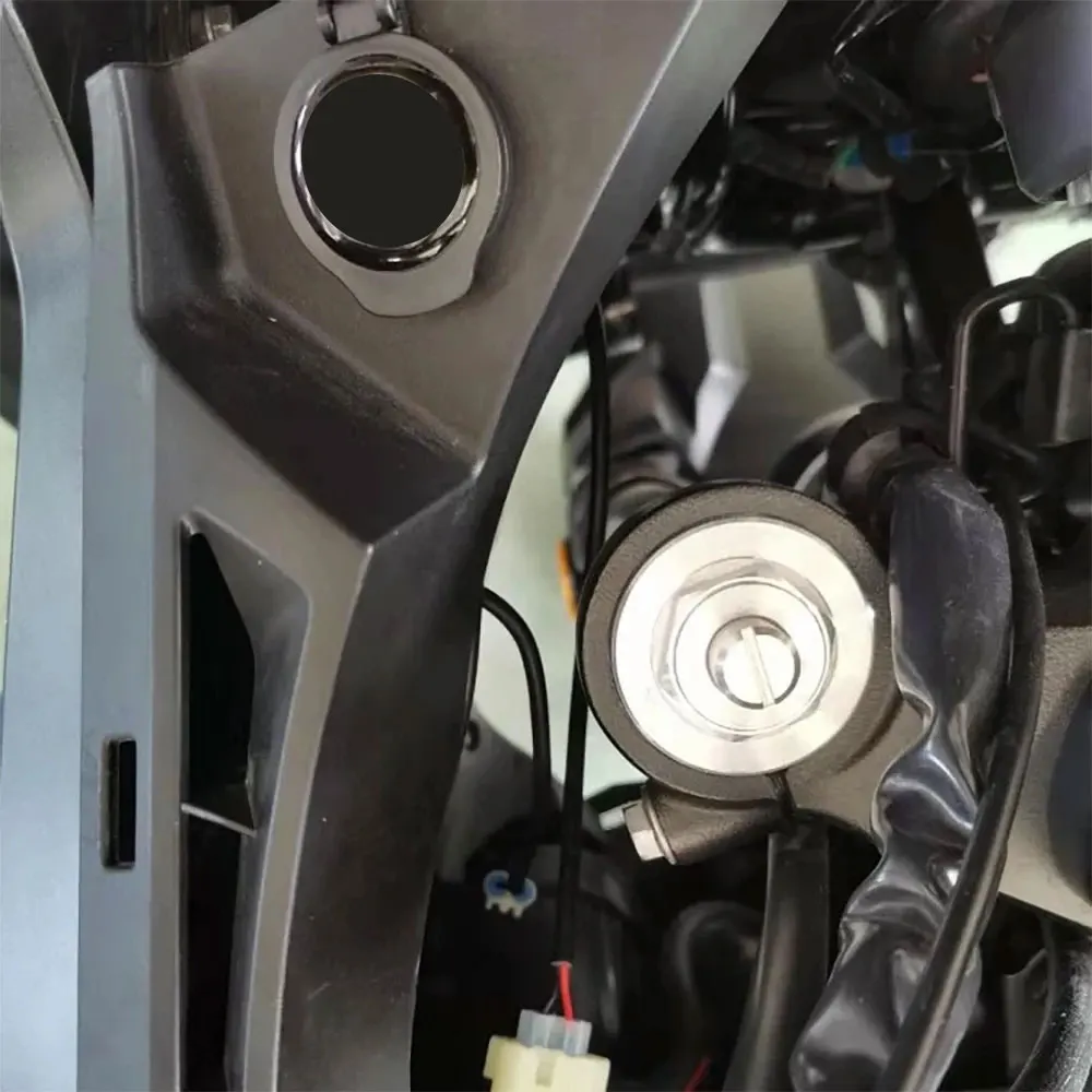 Зарядное устройство с двумя USB-портами для мотоциклов Honda CB500X 2019 CB 500 X