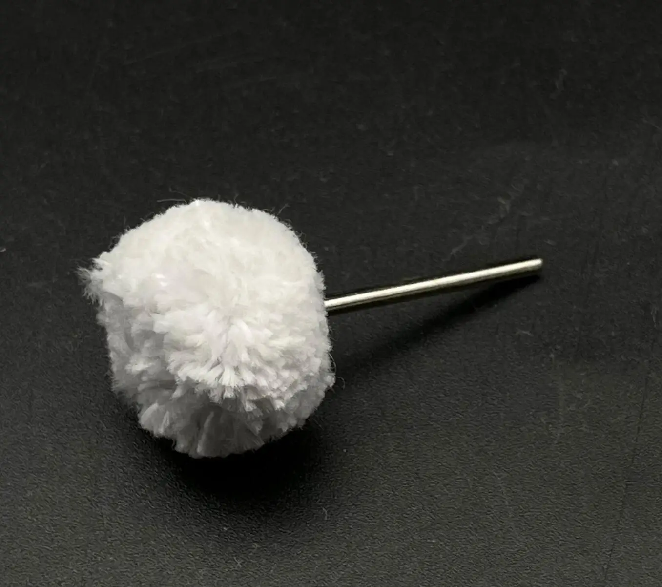Фото Желтая хлопковая полировальная щетка-колесо с ручкой 2,35 мм для тонкой полировки ювелирных изделий, для роторного инструмента Dremel №4