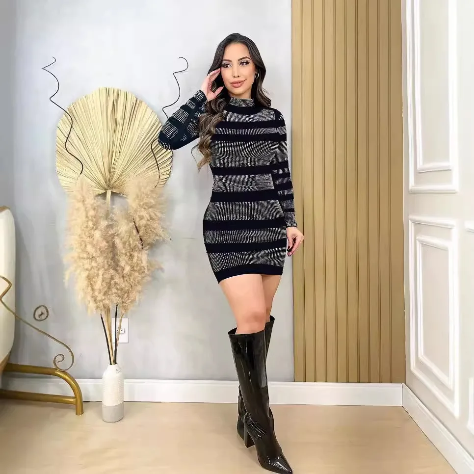 Короткое платье с длинными рукавами элегантная однотонная юбка круглым вырезом