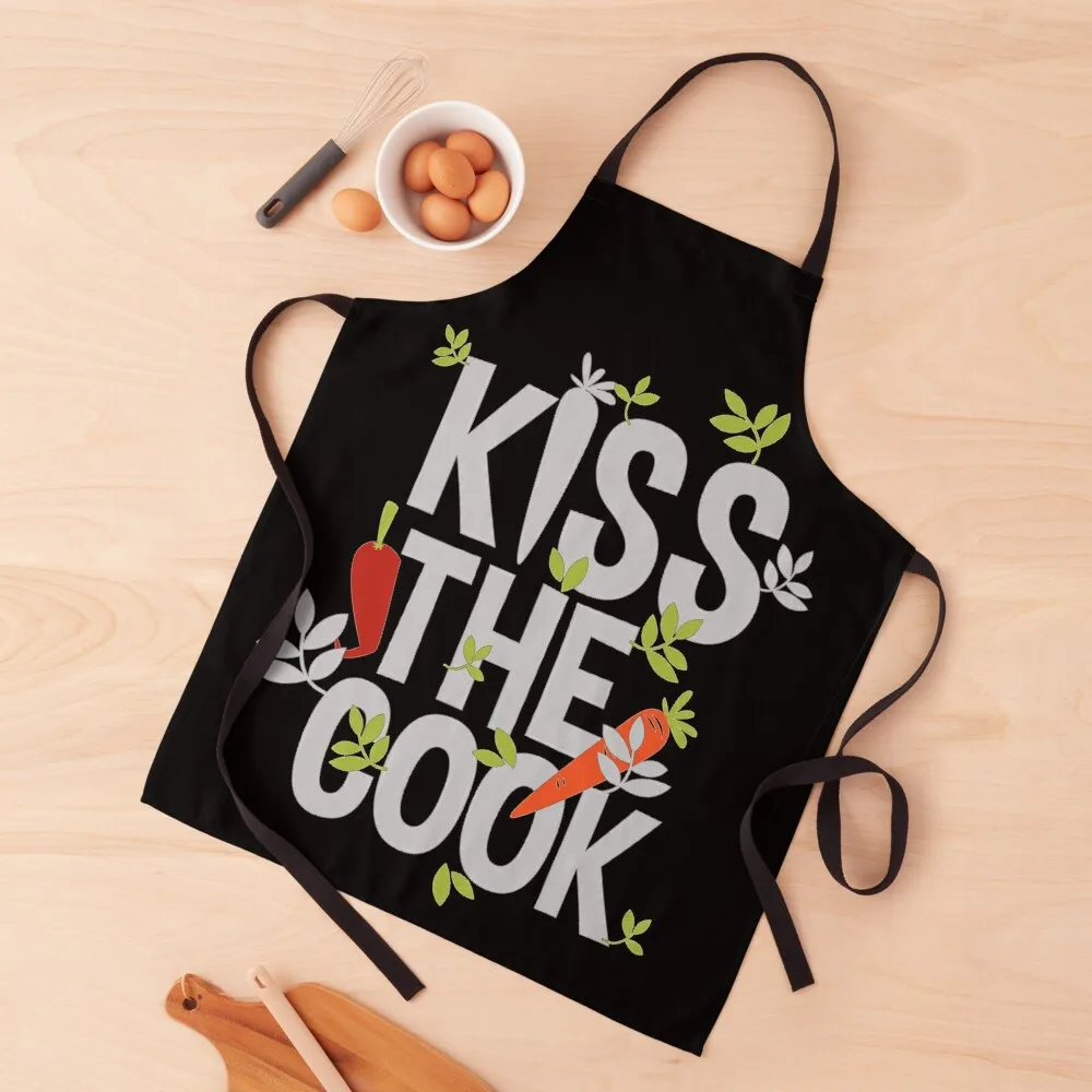 Kiss the chef фартук. Фартук kiss my cook. Передник целуюсь лучше чем готовлю. Фартук с надписью. Kiss the cook мем.