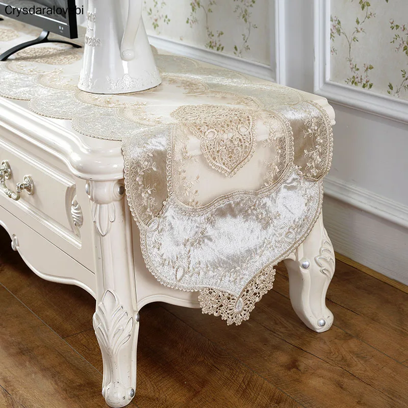 

Table Runner Luxury Velvet Fabric and Lace Table Runner for TV Cabinet Embroidered Lace Tablecloth Cover for Wedding Party