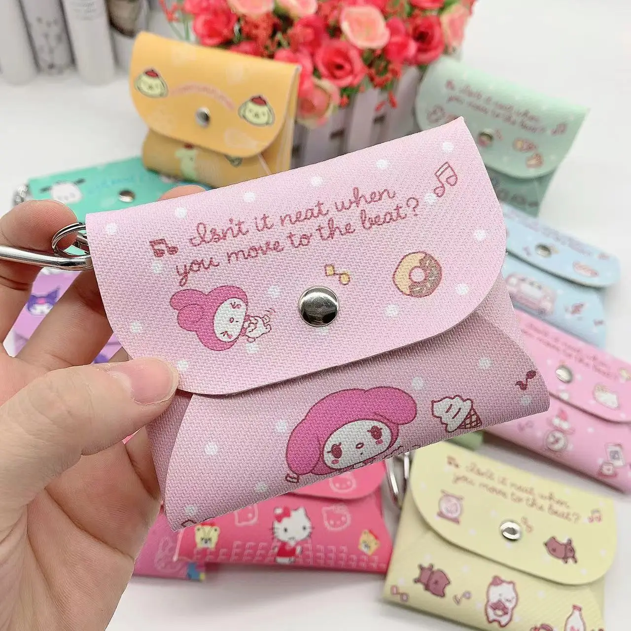 

Милый кошелек для мелочи Sanrio, миниатюрный кошелек из искусственной кожи с мультяшным котенком, мелодией, курми, пуговицами, сумка для хранен...