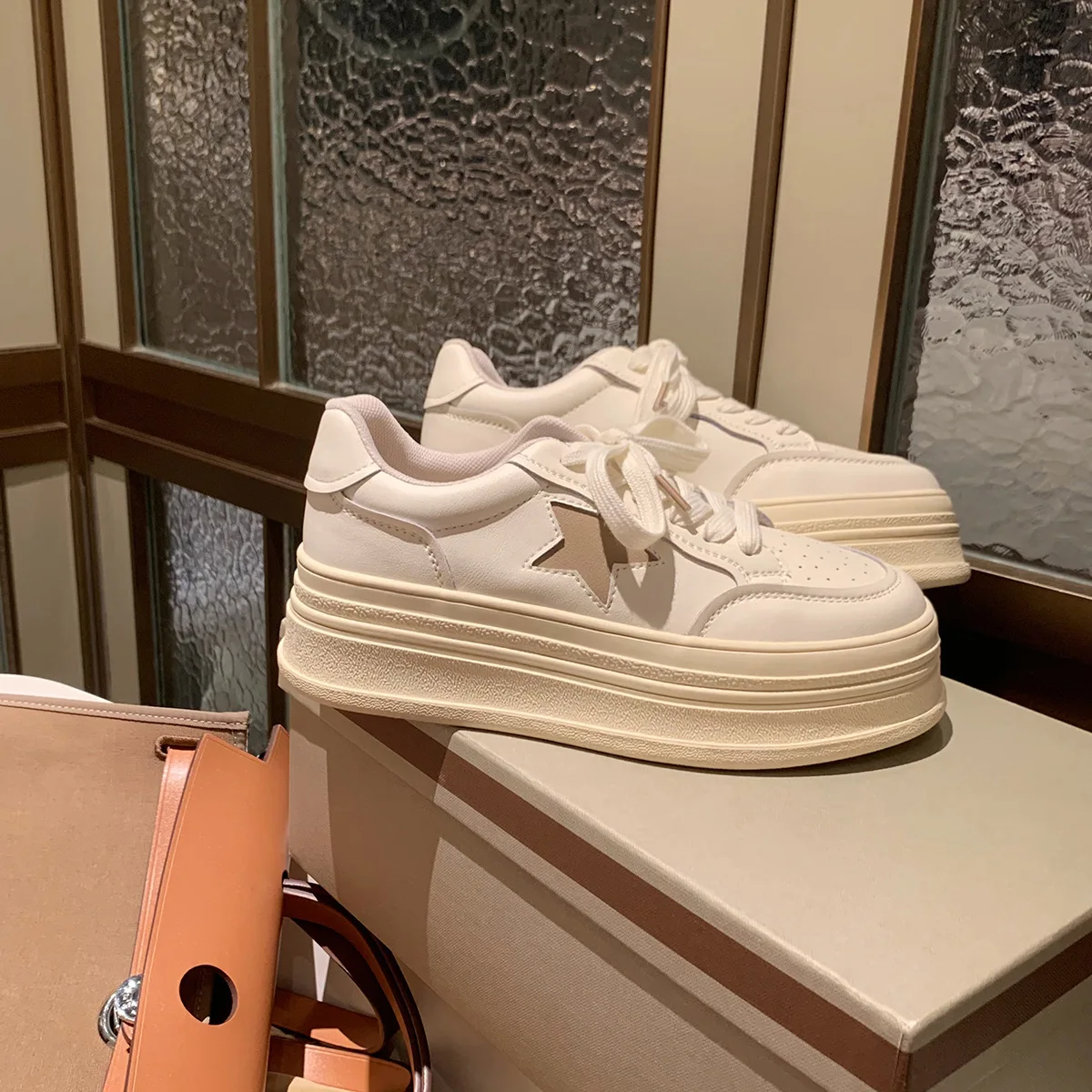 

Thick Sole Star Little White Shoes for Women's Spring New Sports Increase Casual Board Shoes Tide