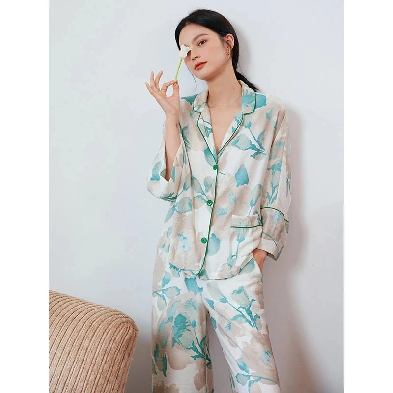 

2022 New Satin Printed Pajamas Women's Sleepwear Ice Silk Suit Trousers Long-Sleeved Two-piece Fashion Loose Women Pajamas