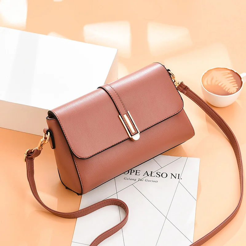 

Модная женская сумка, новинка 2022, темпераментная сумка-мессенджер на одно плечо, трендовая сумка для мам среднего возраста, простая маленьк...