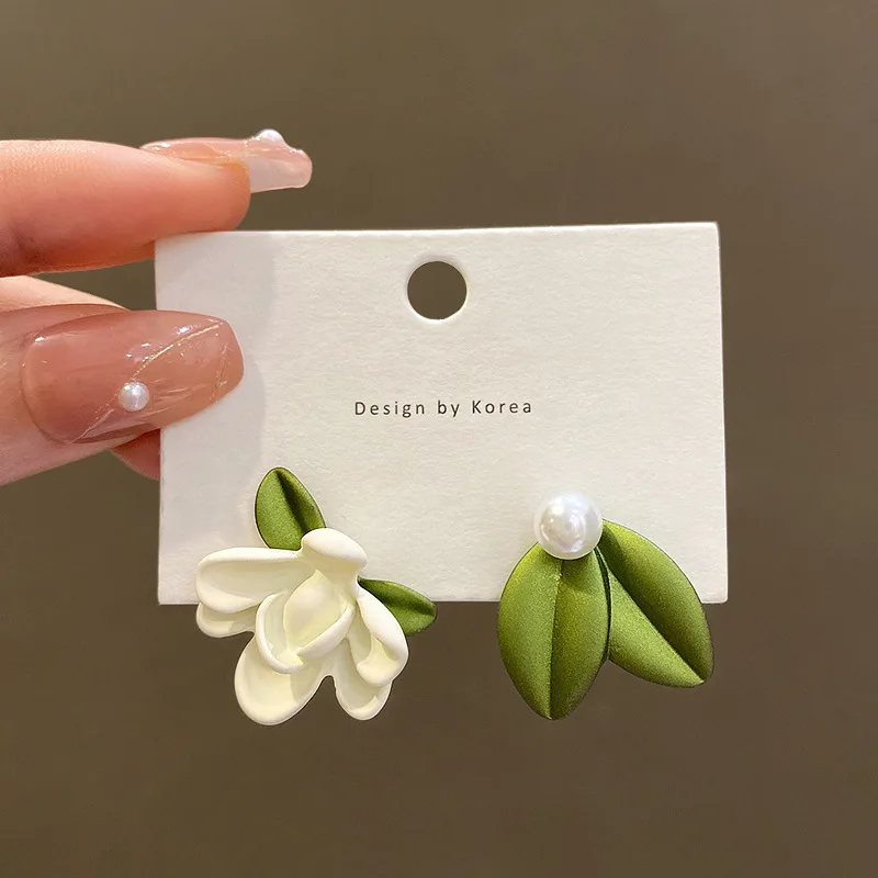 

Korean Fashion Gardenia Asymmetric Hanging Earrings New Trendy Temperament Vintage Niche Drop Pendant Earrings Jewellery