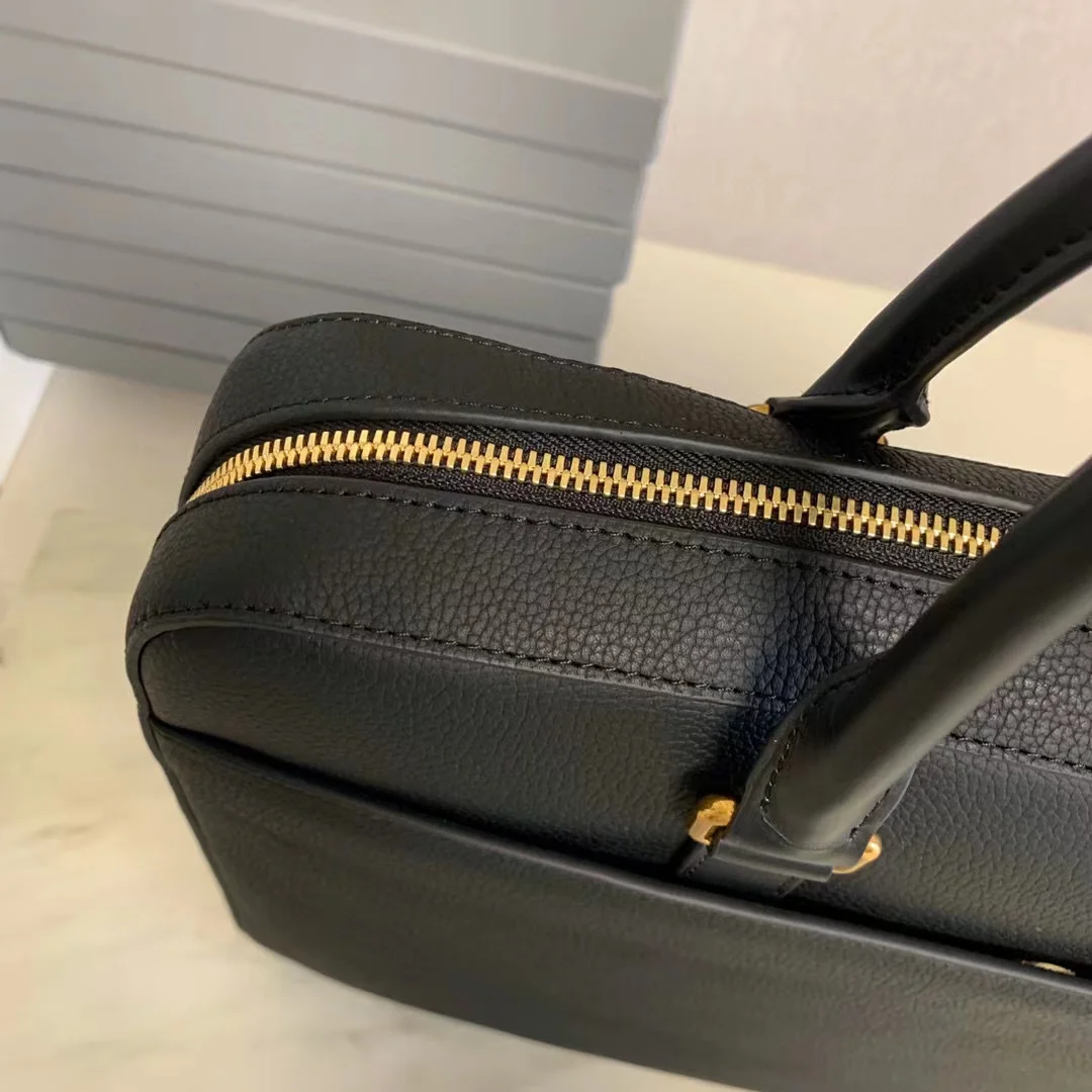 New Arrival Briefcasae For Men New Fashion Brand Business Computer Laptop Lichee Pattern Genuine Leather TB Messenger Handbag