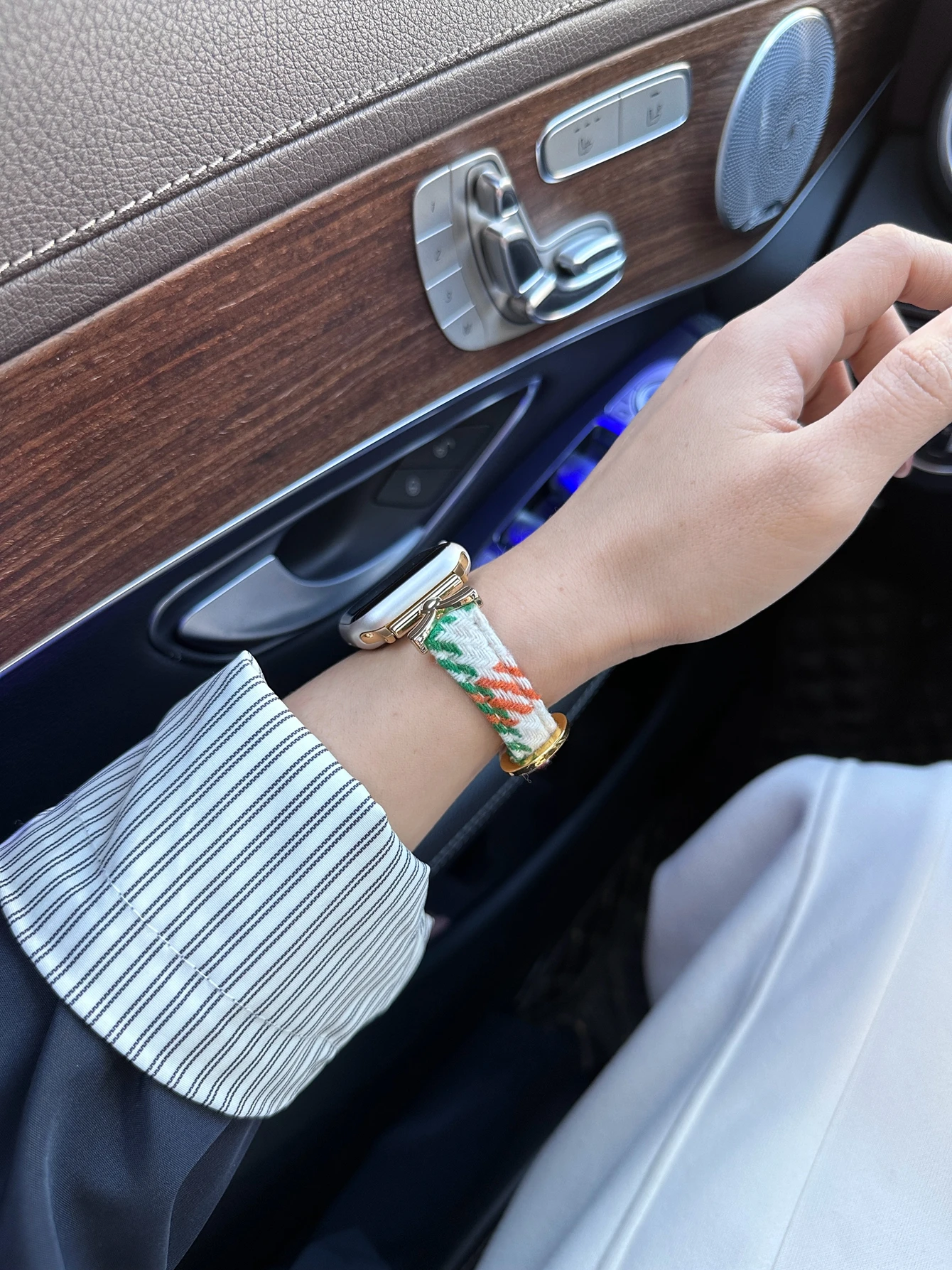Фото Эксклюзивная металлическая кожаная петля Correa для Apple Watch, женский ремешок серии 11/10/9/8/7/6/5 40 мм, 41 мм, 42 мм, 44 мм, 45 мм, 46 мм, 49 мм №5