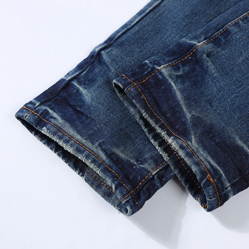 Рисунок 6 - Уличные модные мужские джинсы в стиле ретро