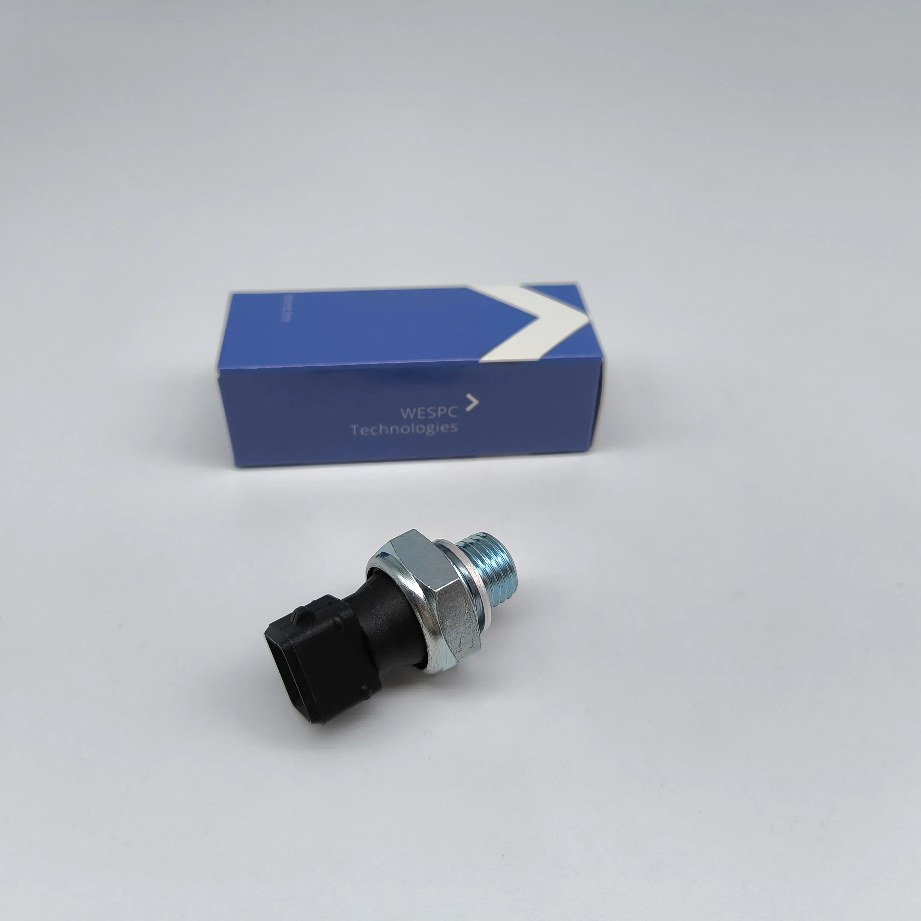 Переключатель датчика давления масла 01182792 WESPC. Подходит для двигателя Deutz BF4M1012 1013