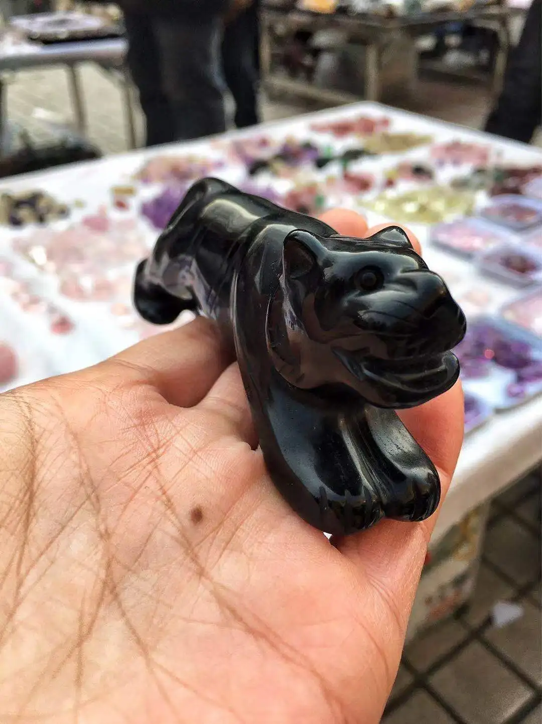 

Natural crystal obsidian crystal stone hand-carved lovely black selfstand tiger as decorations
