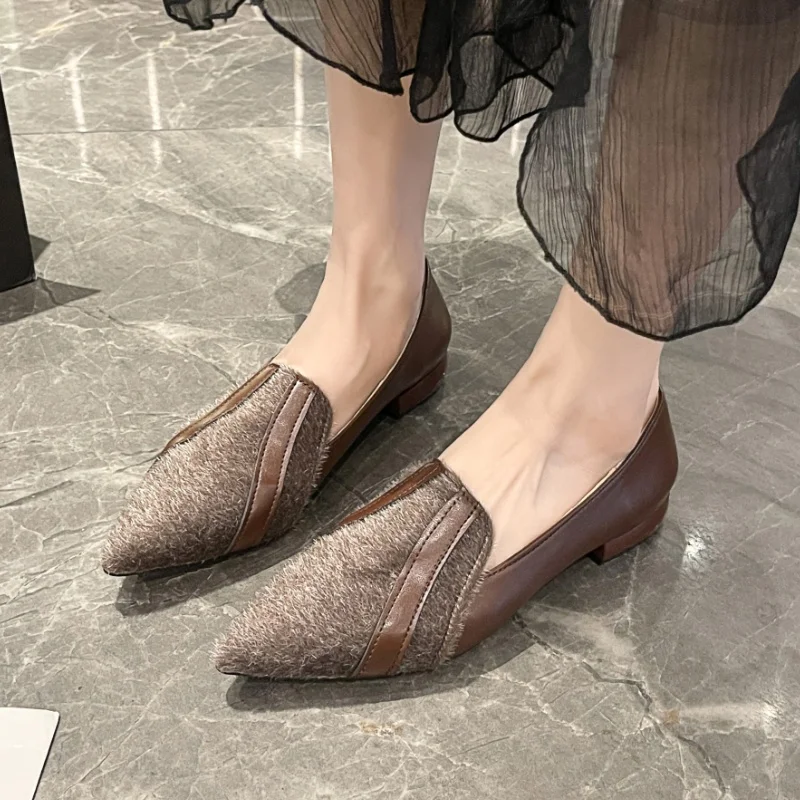 Замшевые лоферы с острым носком женская обувь зима 2025 элегантная модная на