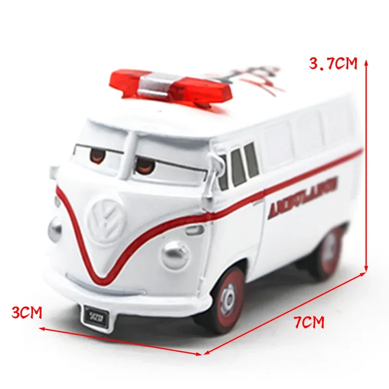 Металлическая модель автомобиля &quotМолния Маккуин&quot в ассортименте