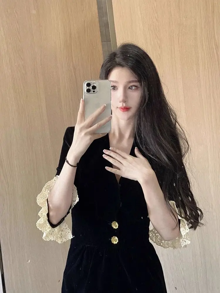 Korejepo Черное легкое роскошное платье в стиле Хепберн с длинными рукавами 2024