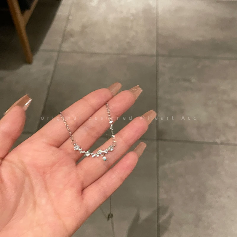 

Korean New Silver Color Inlaid Zircon Star Necklaces For Women Romantic Cute Pendant Choker Fashion Creative Jewelry Gift2023