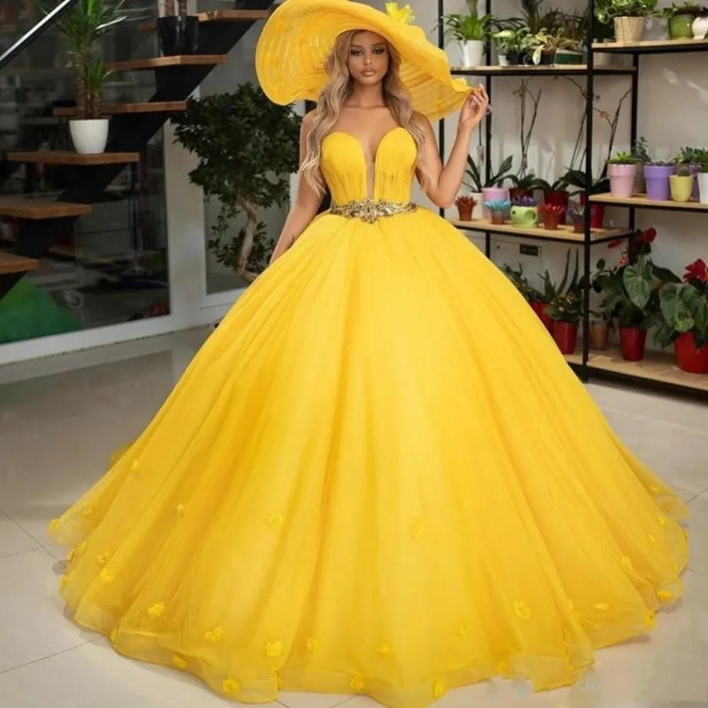 

Yellow Ball Gown Quinceanera Dresses With Sash Beads Sweetheart Party Gowns Tulle Appliques Sweet 16 Dress vestido de 15 anos