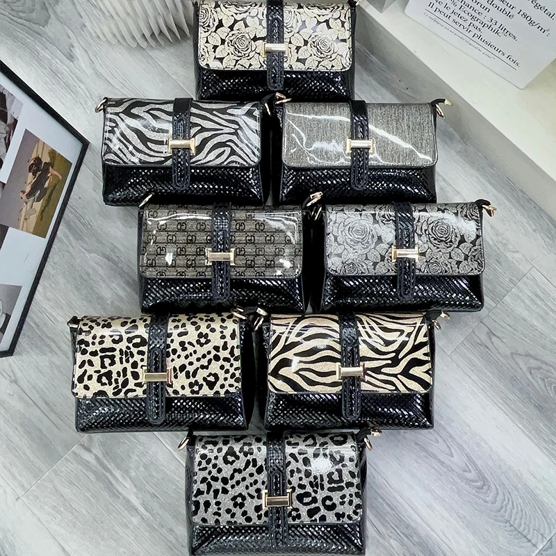 

Женская сумка из лакированной кожи, с леопардовым принтом