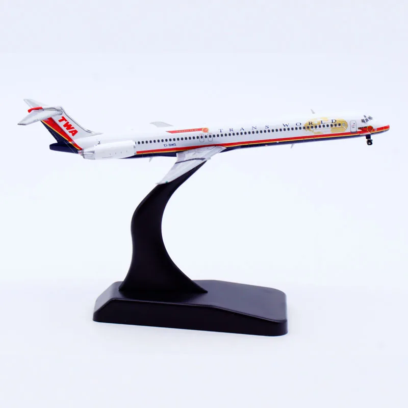Фото Коллекционный самолет XX40187 из сплава, подарок, фотосессия 1:400 Trans World Airline MCDONNELL JC Крылья, модель литая самолета, фотосессия №3