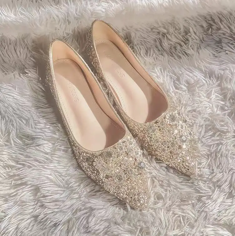 

Туфли женские на плоской подошве, квадратный каблук, заостренный носок, блестящие, без застежки, лоферы, свадебная обувь, блестящие, сверкаю...