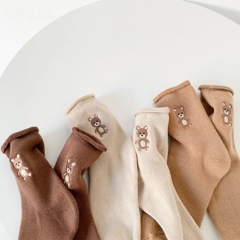 

Мультяшные женские осенне-зимние Бархатные толстые теплые махровые носки с вышивкой, японские милые носки средней длины в стиле Харадзюку