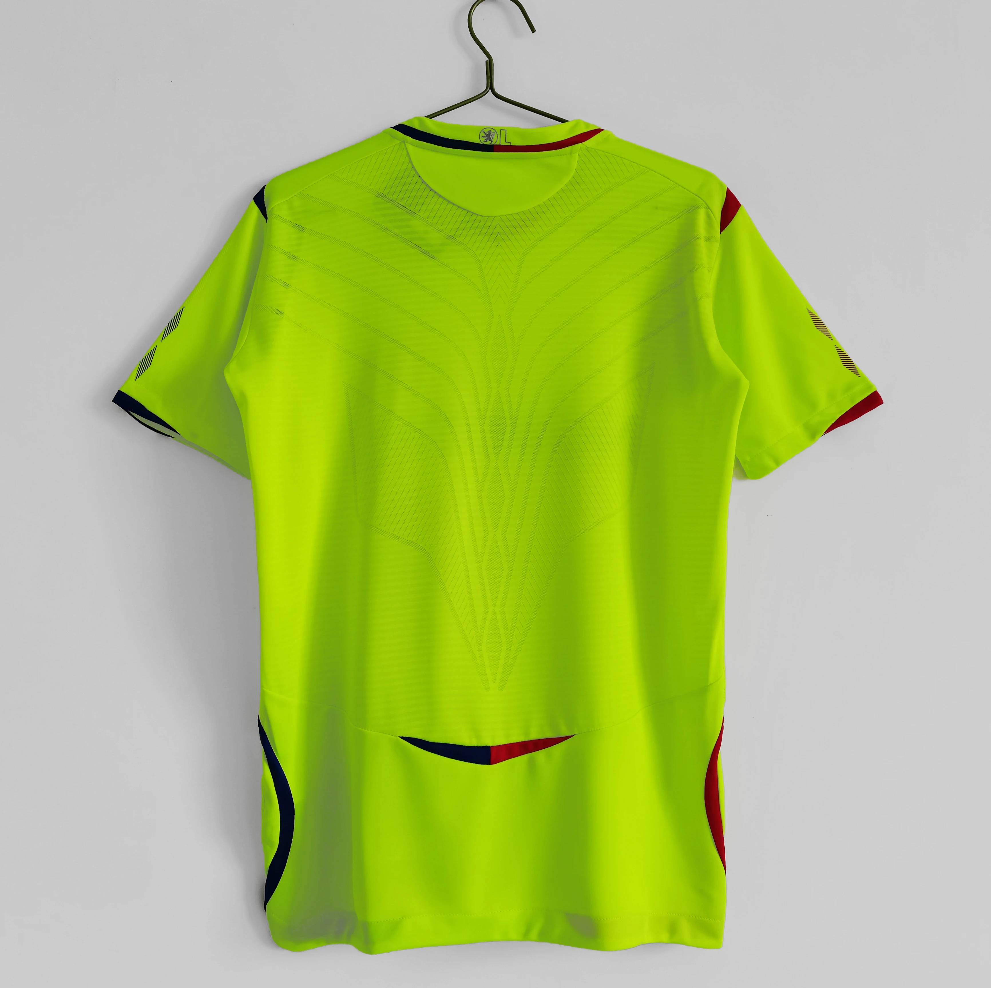 Коллекция 2008/09 года Ретро стиль трикотажная футболка зеленая с бенземой и