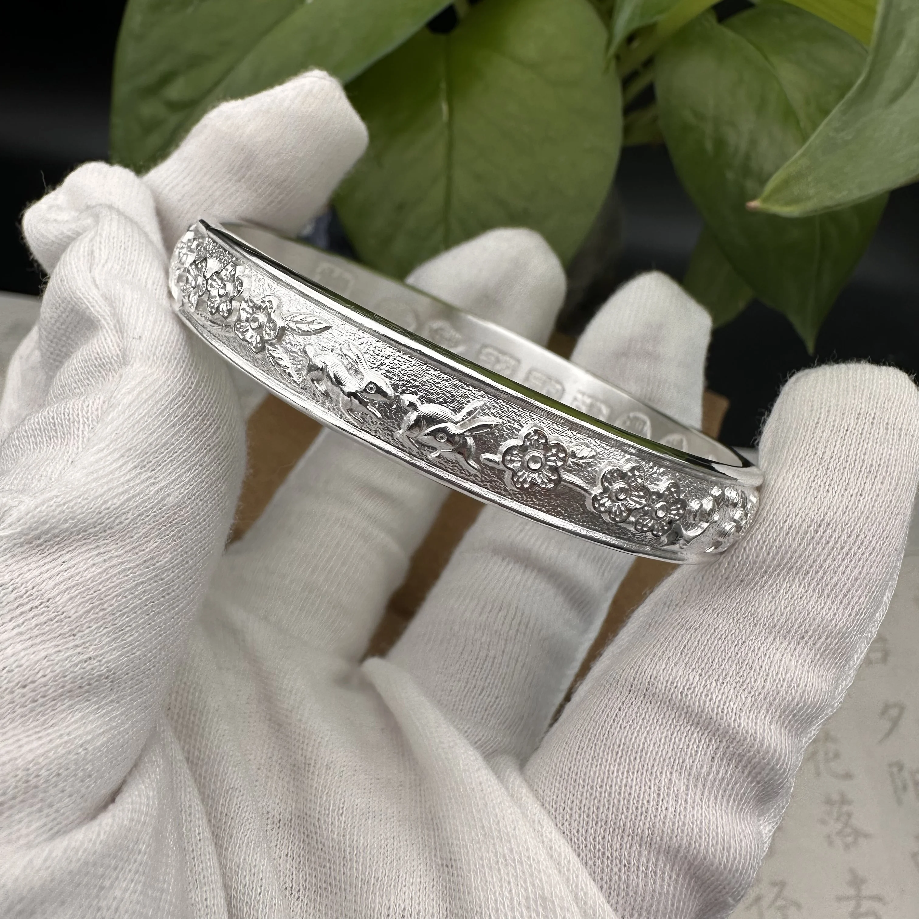 Xu Ji Foot Silver [ Magpie Jade Rabbit Relief Bracelet] Auspicious Festive 999