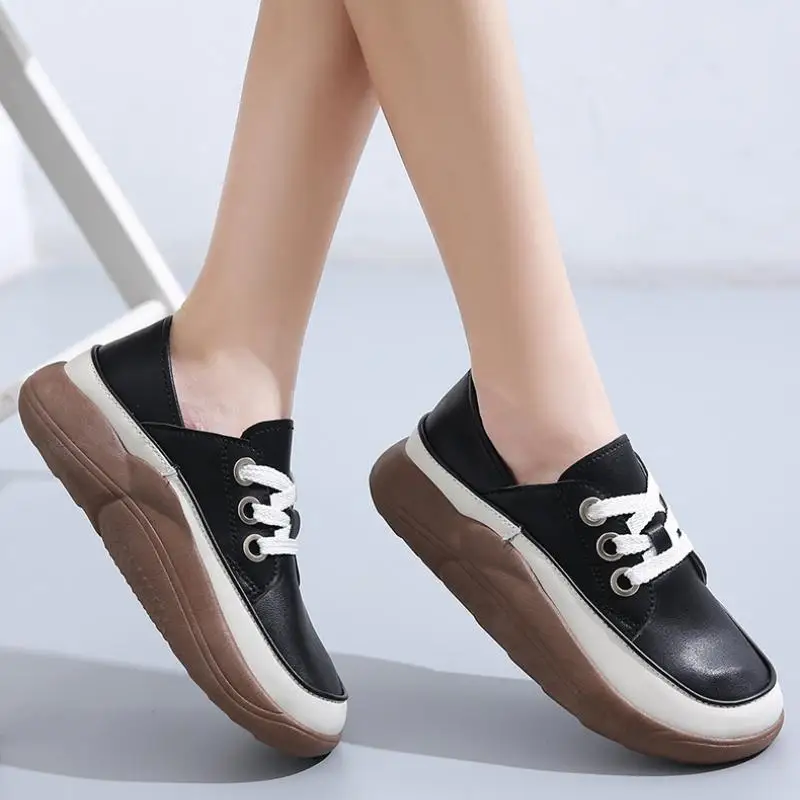 Кроссовки женские на шнуровке Вулканизированная подошва спортивные лоферы