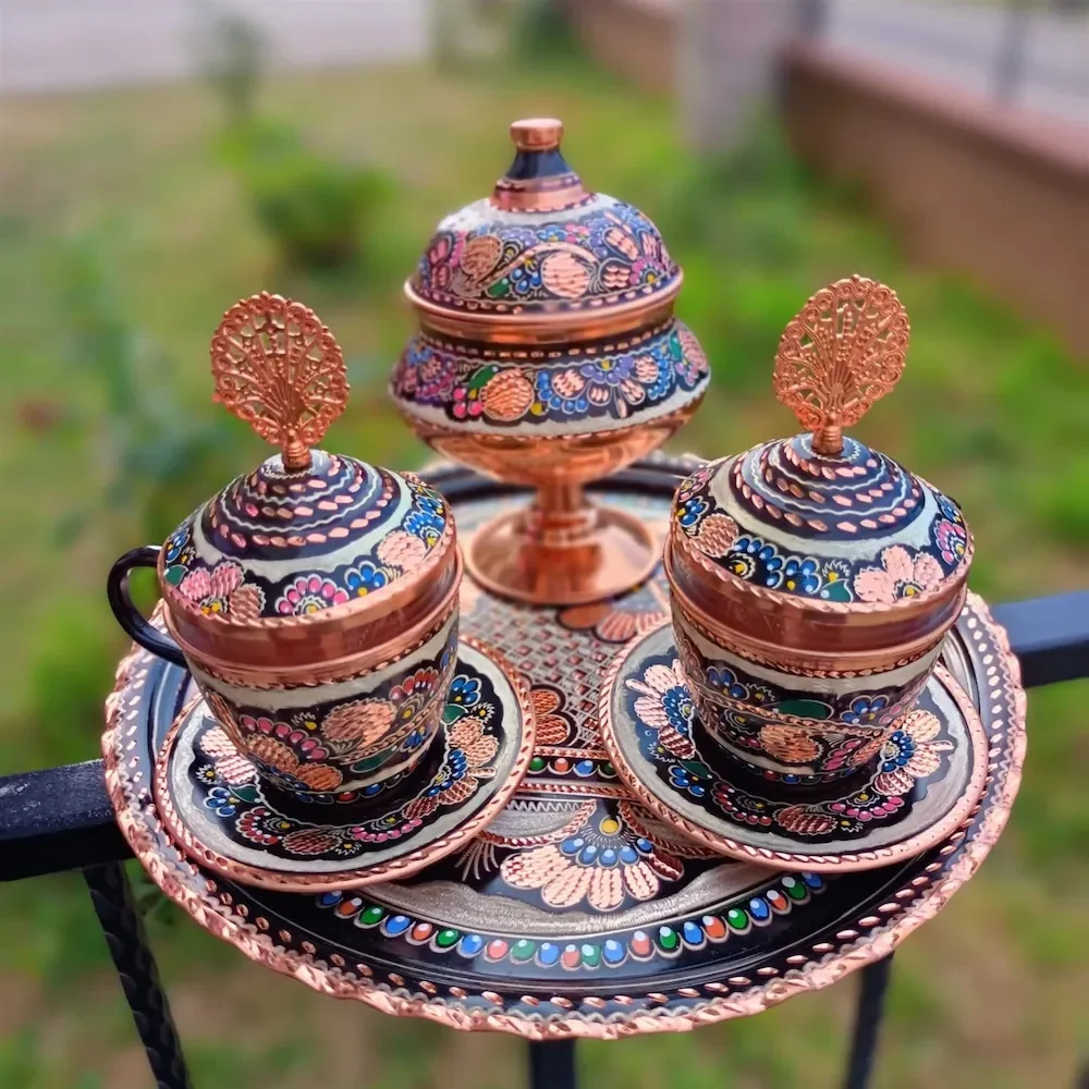 

Двойной медный чай с цветком розы и Nescafe tak0