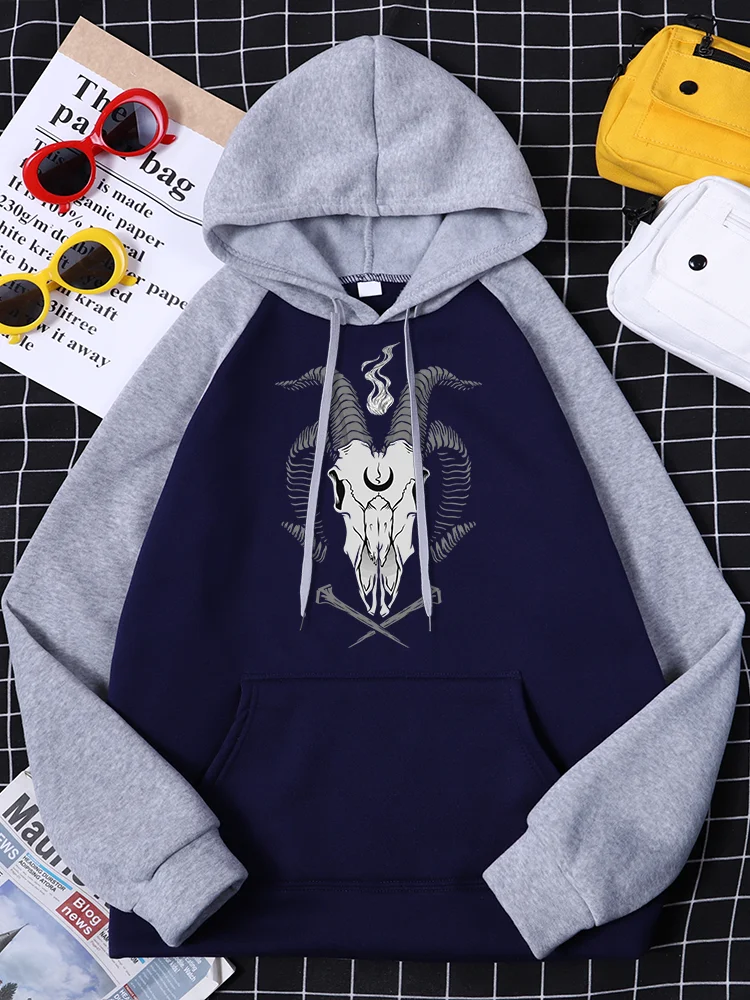 

Occult Goat Skull Crescent Flame Nail Rock Design Print Woman Hoody Pocket Street Top Autumn Fleece Pullover Women Raglan Hoodie