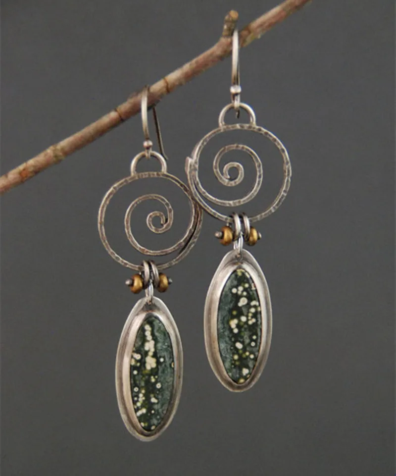 

Vintage Tribal Spiral Mechanical Hook Dangle Earrings for Women Metal Twist Punk Metal Painting Pattern Ethnic Earrings Gift