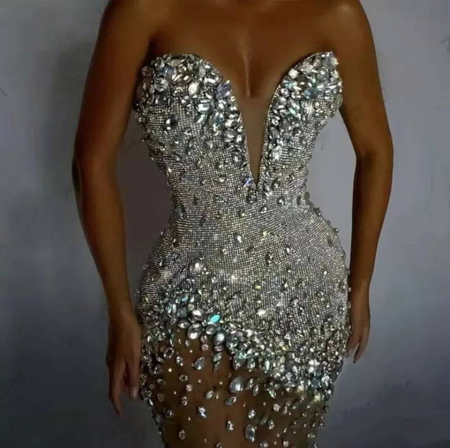 

Luxury Shiny Cystal Beaded Silver Short V-Neck Prom Dress 2022 Girl Sexy Mini Cocktail Party Gowns Women Robe De Soiree