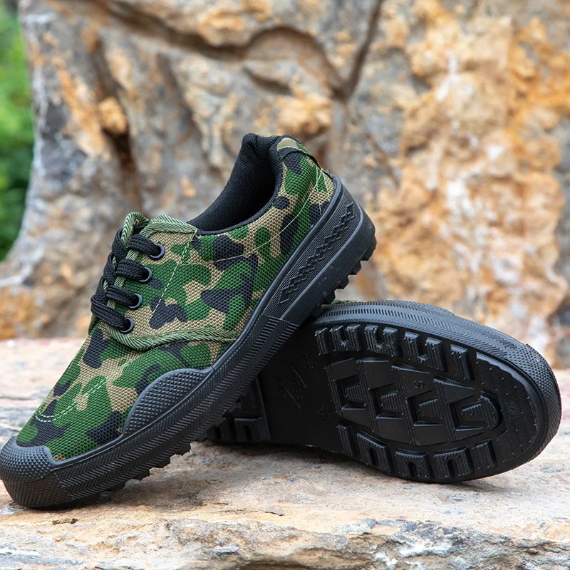 

Men's outdoor labor farm anti-skid and wear-resistant rubber shoes