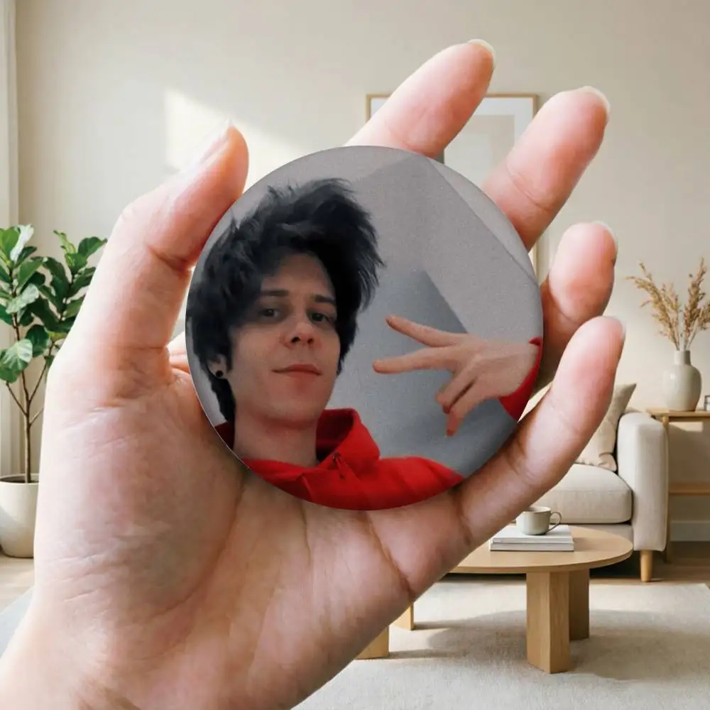 Фото Броши и значки I-Influencer El Rubius 25 мм, 32 мм, 44 мм, 58 мм, 75 мм для аксессуаров и подарков №4