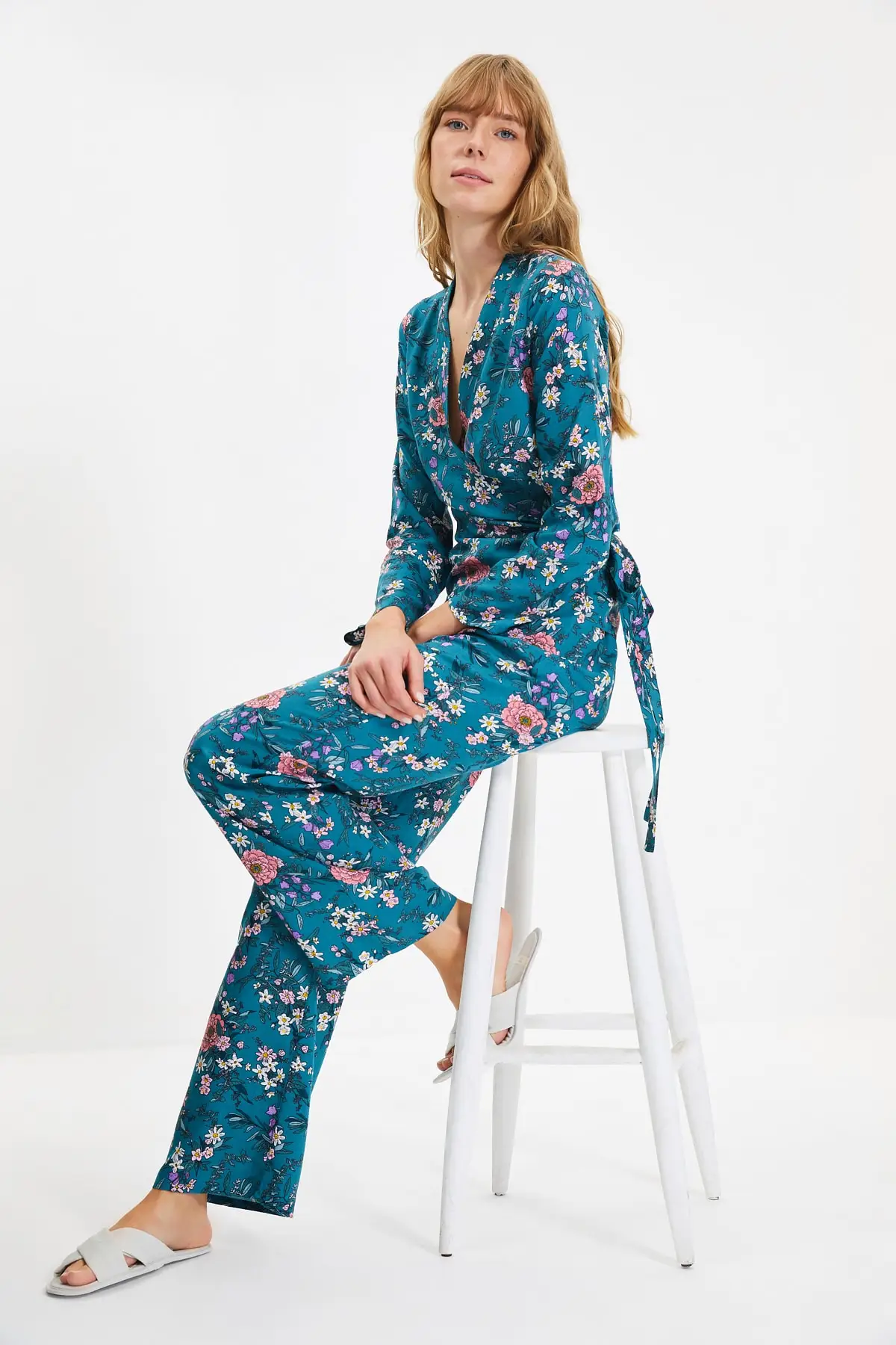 

Trendyol Woven Pajamas set THMAW22PT0290