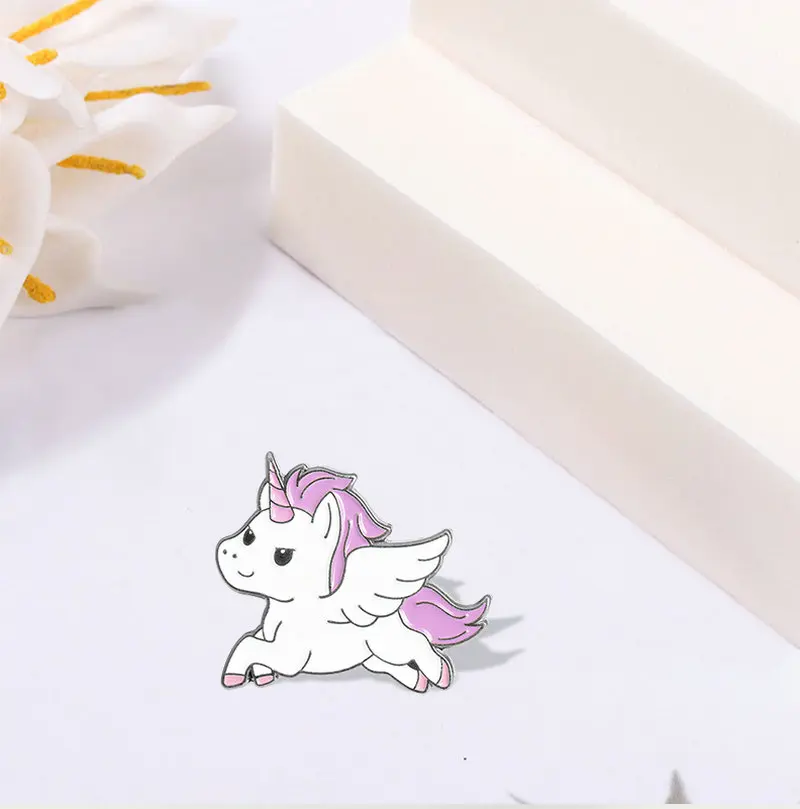 Эмалированная булавка с волшебным животным на заказ крылья лошади череп