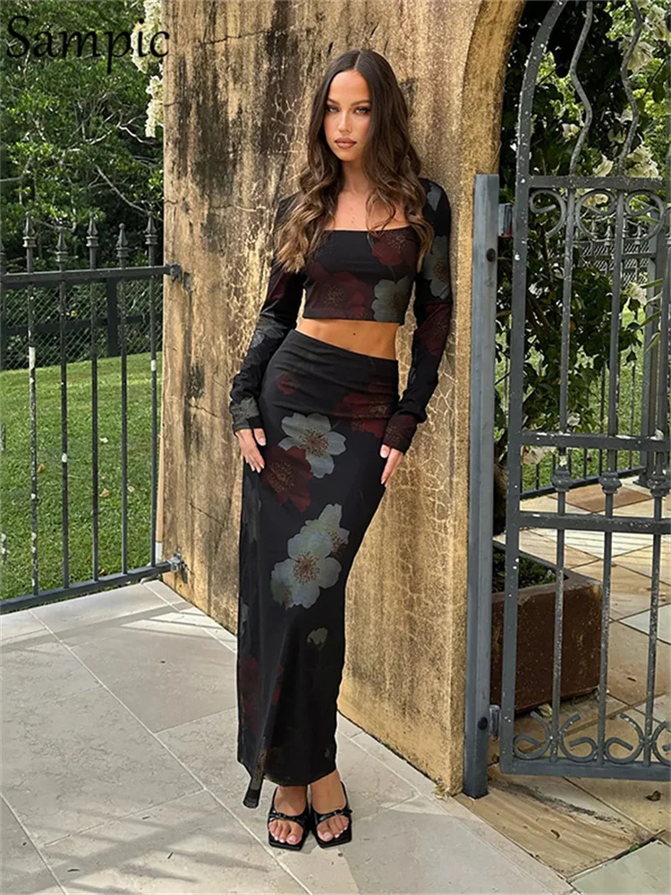 

Женский комплект из двух предметов с юбкой с цветочным принтом и длинным рукавом