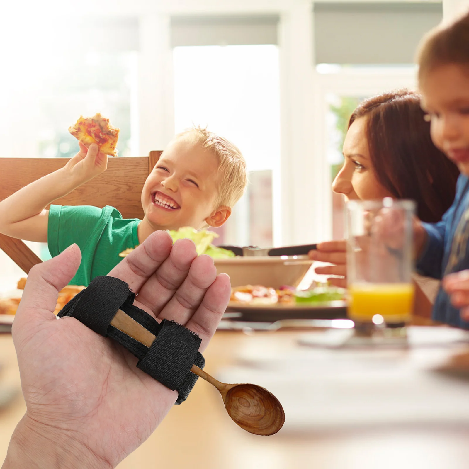 Вспомогательный набор пищевых принадлежностей для инвалидов и пожилых людей