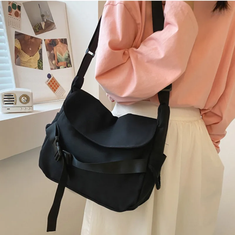 Women's Bag 2022 Canvas Large Capacity Single Shoulder Messenger Bags Hasp Velcro Solid Color Simple Female Canvas Student Bags