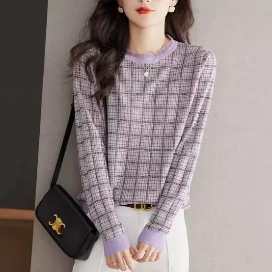 Женская укороченная клетчатая футболка с длинными рукавами и круглым вырезом