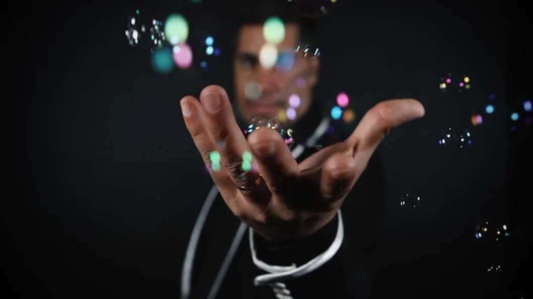 

2023 Super Bubble by Leonardo Arveleaz - Magic Tricks